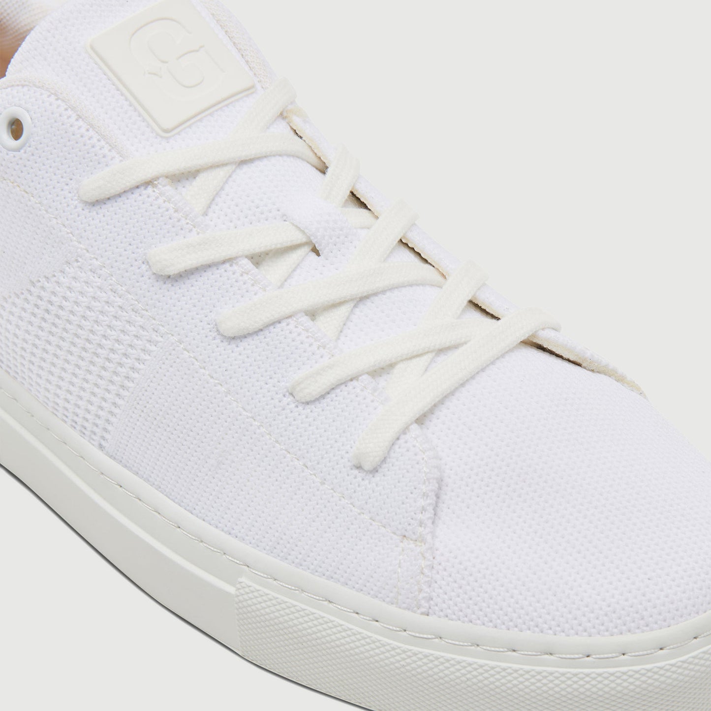 The Royale Knit 2.0 - White Navy