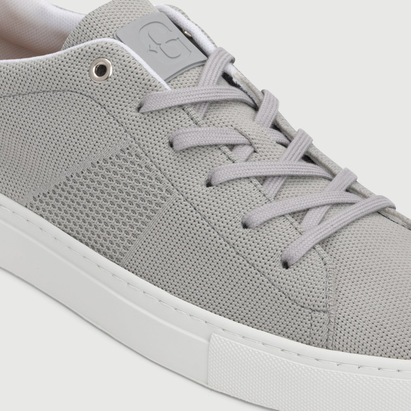 The Royale Knit 2.0 - Grey White