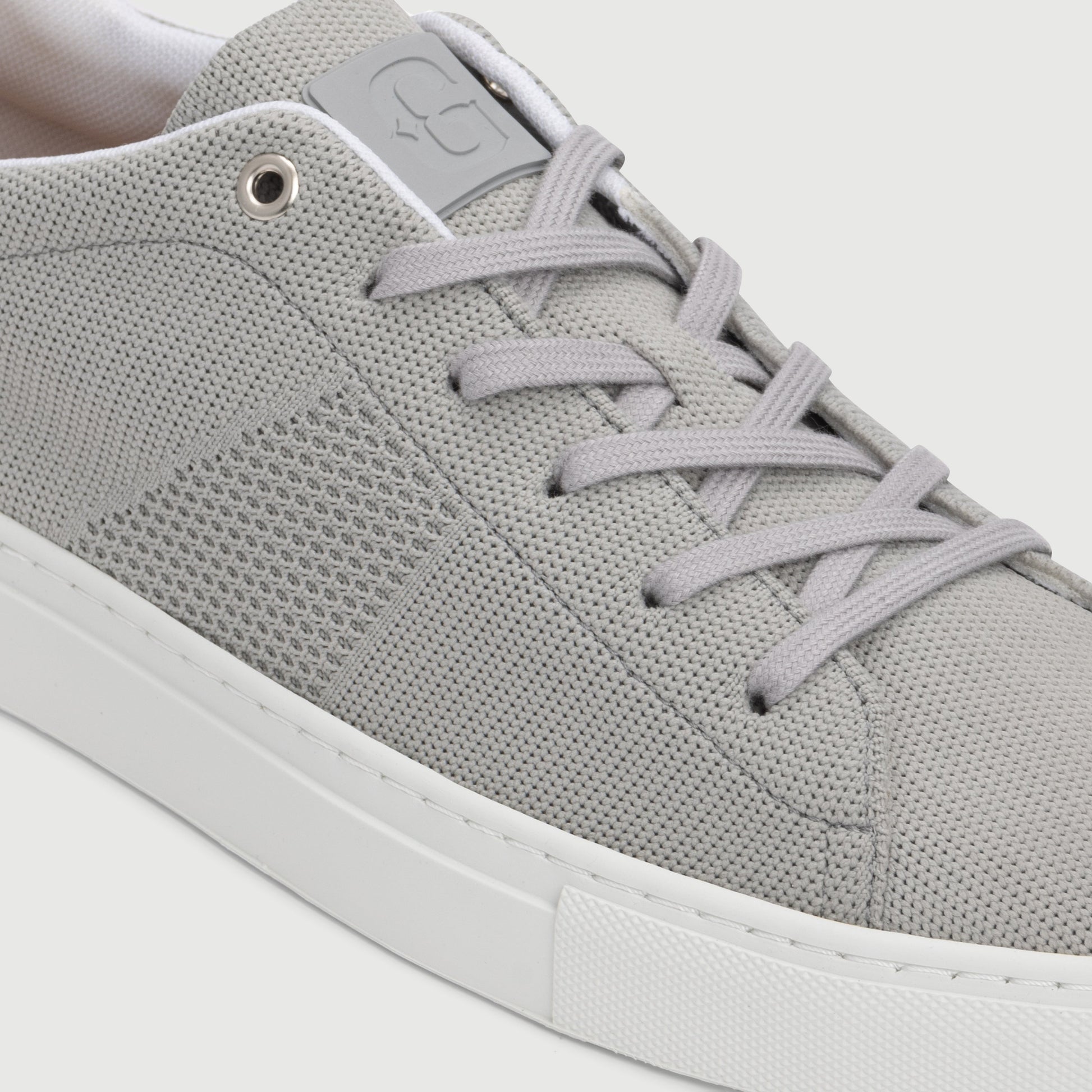 The Royale Knit 2.0 - Grey White