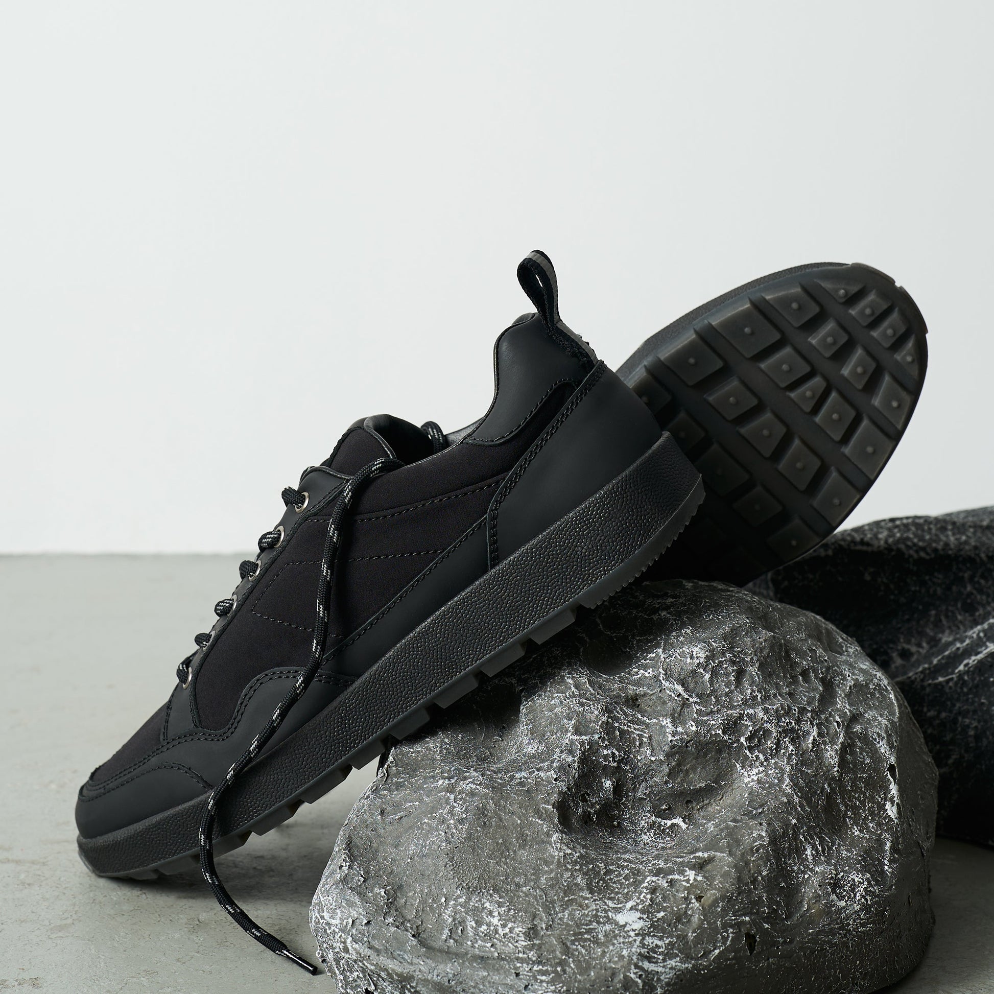 The Ravine - Matte Black